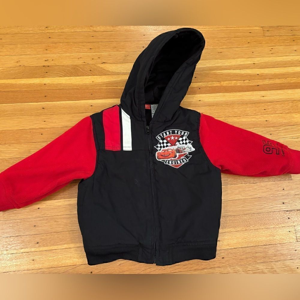 Cars 2 Lightning McQueen Start Your Engines black/red hooded jacket